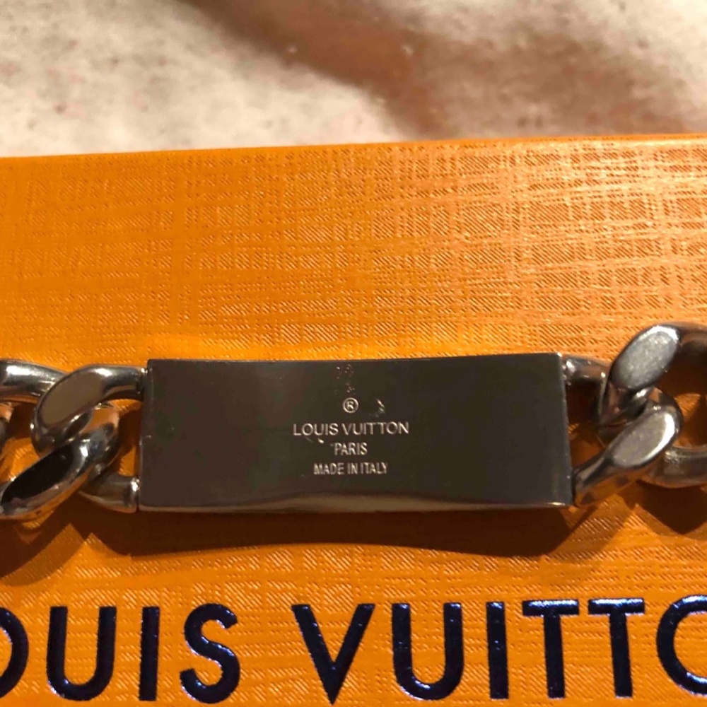 Louis Vuitton Key Monogram Chain Link Bracelet - Picture 4 of 4